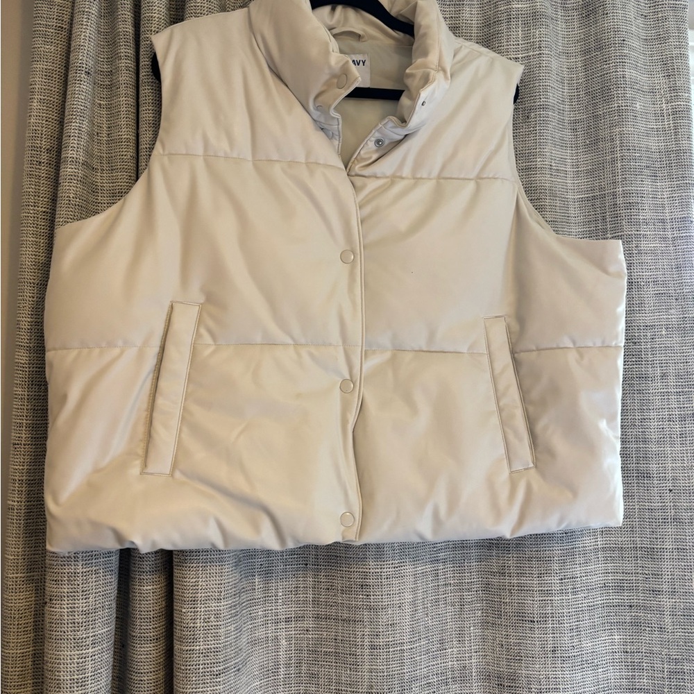 Old Navy Cream Quilted Puffer Vest - Women's Sleeveless Jacket